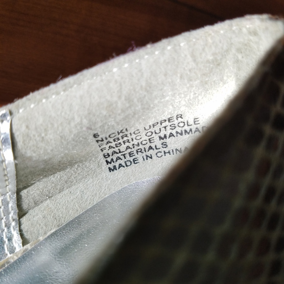 RAMPAGE Silver Classic Pump "Nicki" Sz 6 Excellent - Picture 12 of 14